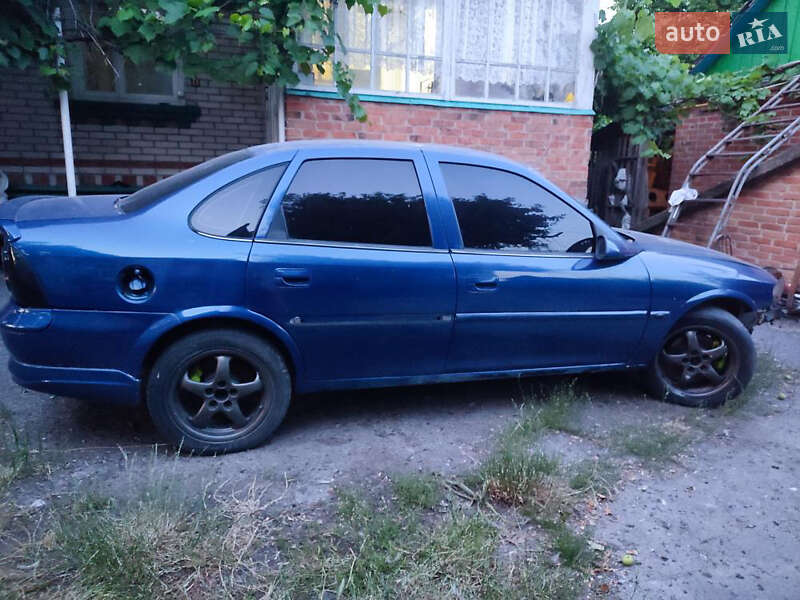 Седан Opel Vectra 1997 в Гайсину
