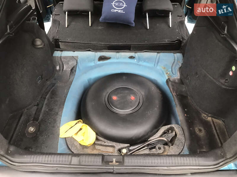Лифтбек Opel Vectra 1992 в Горишних Плавнях