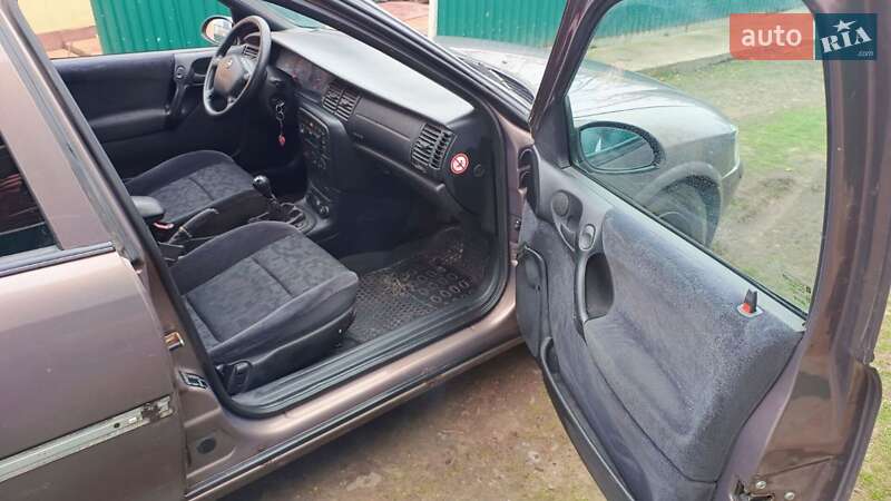 Лифтбек Opel Vectra 1998 в Жашкове