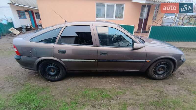 Лифтбек Opel Vectra 1998 в Жашкове