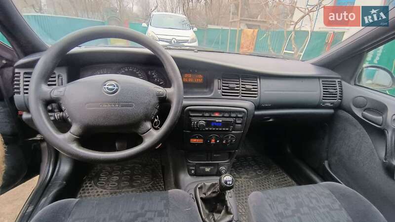 Лифтбек Opel Vectra 1998 в Жашкове