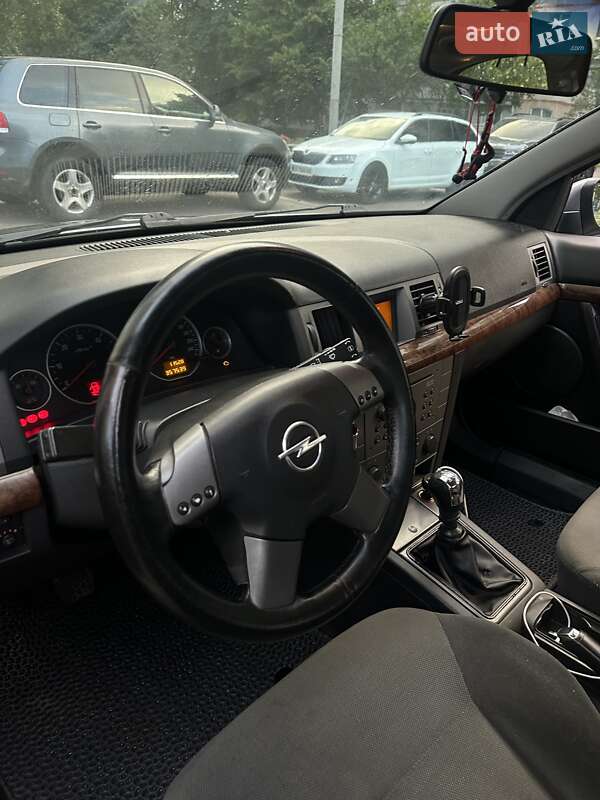 Седан Opel Vectra 2004 в Харькове