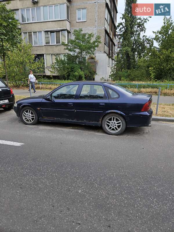 Седан Opel Vectra 1999 в Киеве