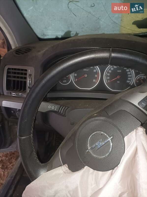 Універсал Opel Vectra 2006 в Макарові