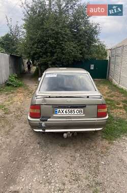 Седан Opel Vectra 1991 в Ізюмі