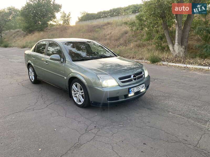 Седан Opel Vectra 2004 в Днепре