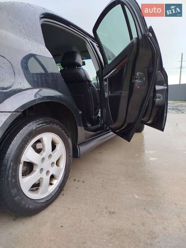 Седан Opel Vectra 2003 в Житомире