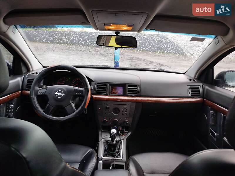 Седан Opel Vectra 2003 в Житомире