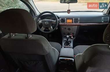Седан Opel Vectra 2004 в 