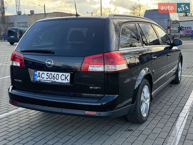 Универсал Opel Vectra 2008 в Нововолынске