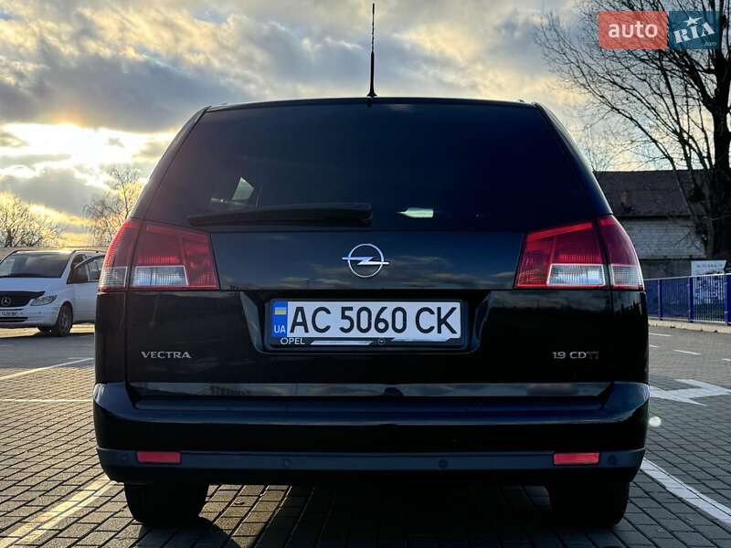 Универсал Opel Vectra 2008 в Нововолынске