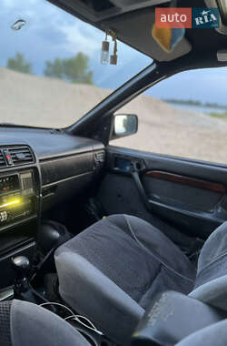 Седан Opel Vectra 1989 в 
