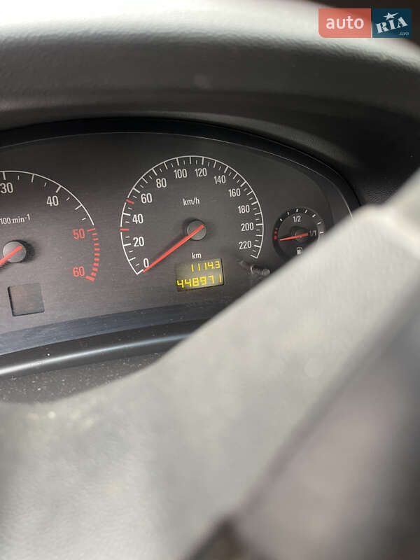 Седан Opel Vectra 2002 в Николаеве
