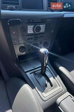 Лифтбек Opel Vectra 2008 в 