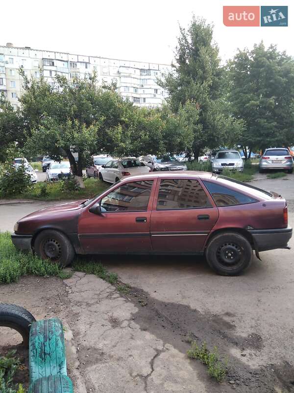 Седан Opel Vectra 1991 в Полтаве