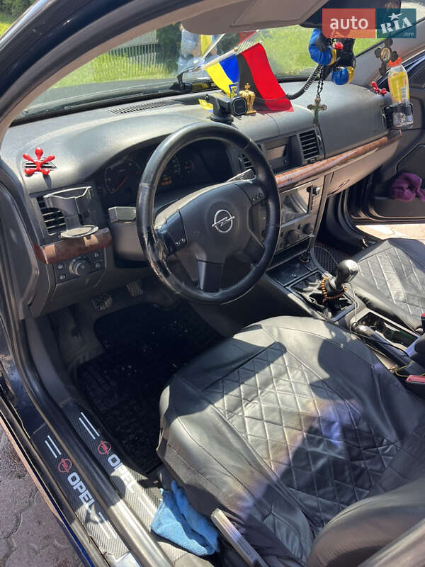 Седан Opel Vectra 2002 в Чернівцях