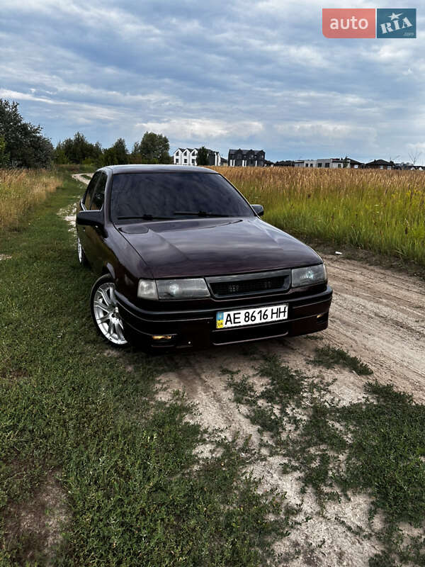 Седан Opel Vectra 1990 в Киеве