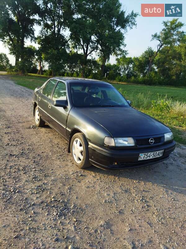 Седан Opel Vectra 1990 в Липовці