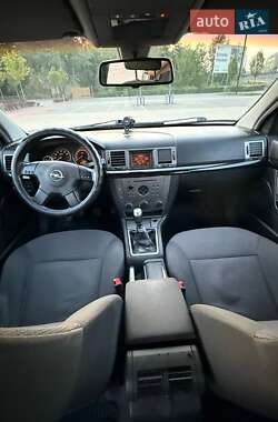Универсал Opel Vectra 2003 в 