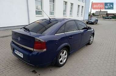 Седан Opel Vectra 2004 в 