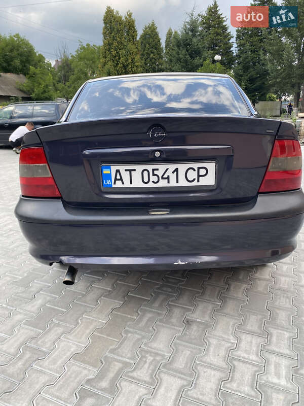 Седан Opel Vectra 1996 в Коломиї