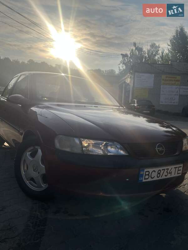 Седан Opel Vectra 1998 в Львові