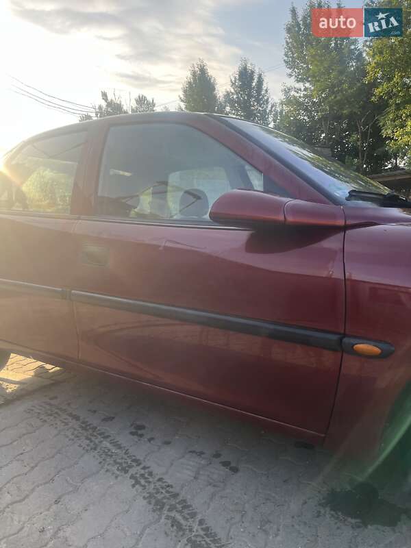 Седан Opel Vectra 1998 в Львові