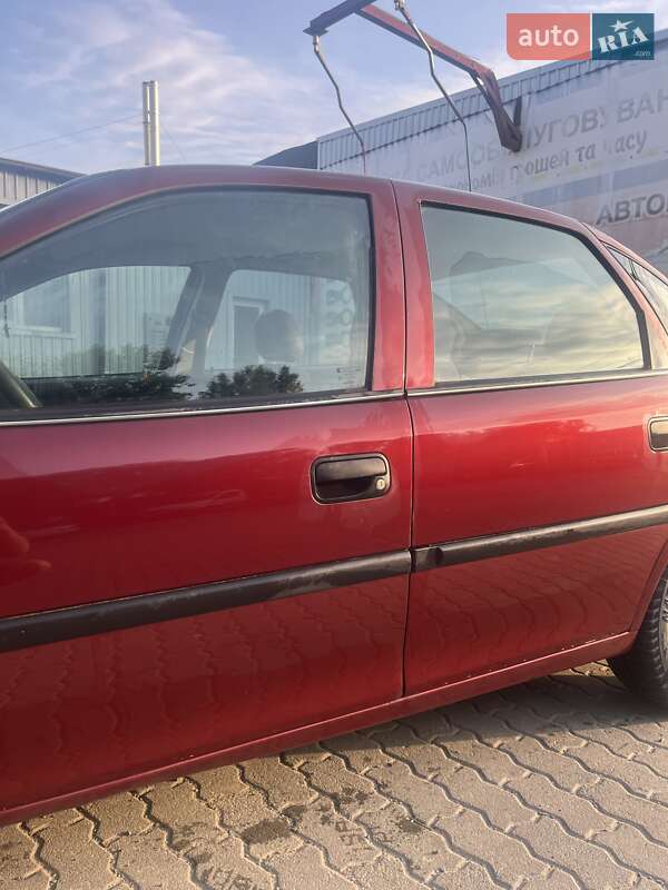 Седан Opel Vectra 1998 в Львові