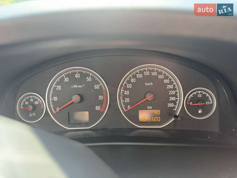 Седан Opel Vectra 2005 в Украинке