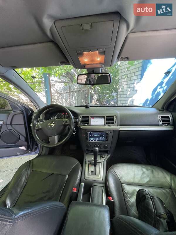 Седан Opel Vectra 2007 в Кременчуге