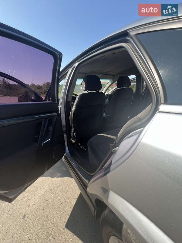 Лифтбек Opel Vectra 2004 в Ивано-Франковске