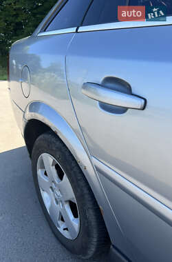 Лифтбек Opel Vectra 2004 в 