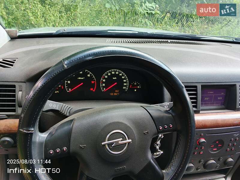 Седан Opel Vectra 2002 в Гадяче