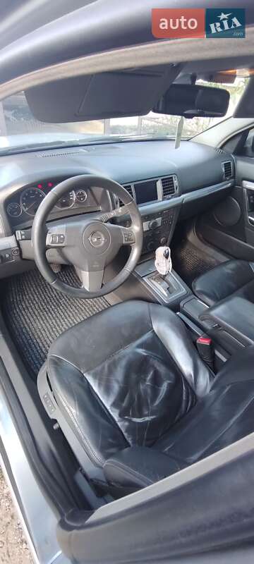 Седан Opel Vectra 2006 в Казатине