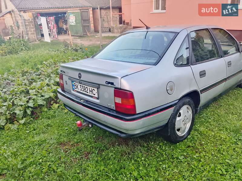 Седан Opel Vectra 1989 в Дубно фото 2 Седан Opel Vectra 1989 в Дубно