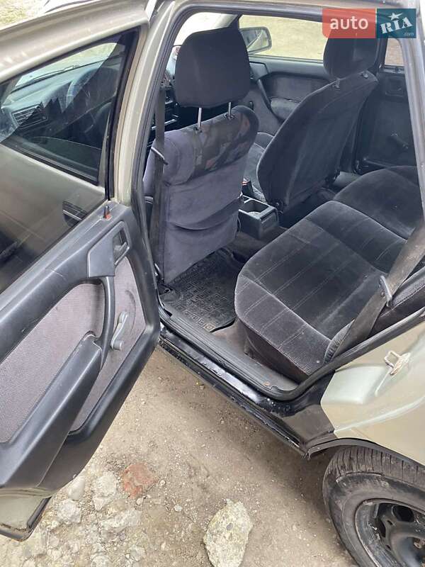 Седан Opel Vectra 1989 в Ивано-Франковске фото 6 Седан Opel Vectra 1989 в Ивано-Франковске