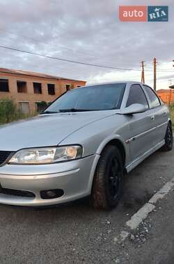 Ліфтбек Opel Vectra 1999 в Полонному