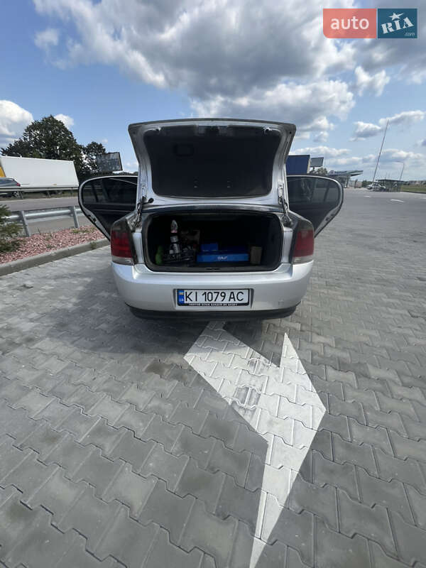 Седан Opel Vectra 2002 в Киеве фото 12 Седан Opel Vectra 2002 в Киеве