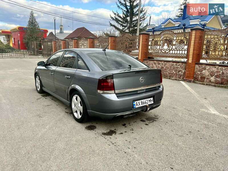 Лифтбек Opel Vectra 2002 в Чугуеве