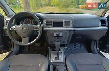 Лифтбек Opel Vectra 2005 в 