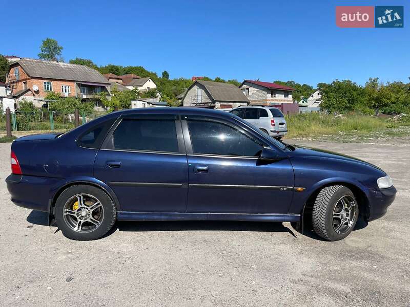 Седан Opel Vectra 1998 в Городке