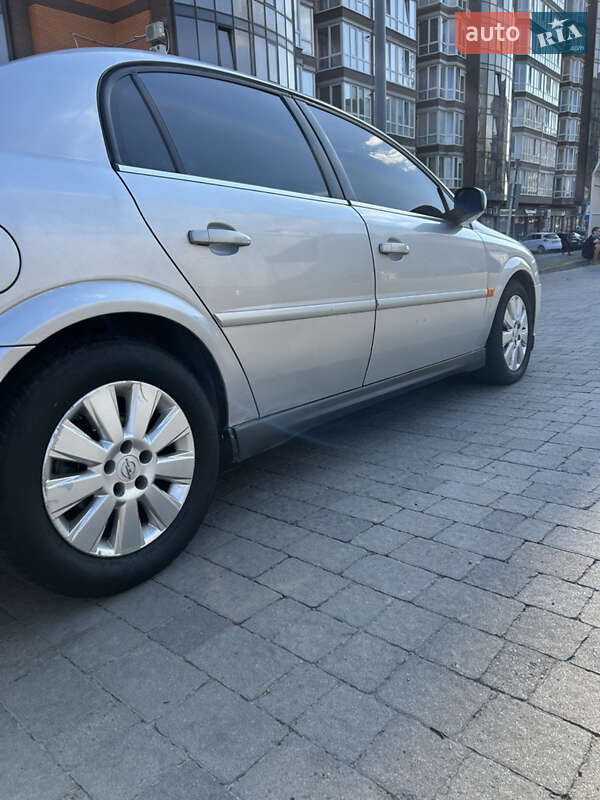 Седан Opel Vectra 2003 в Львове