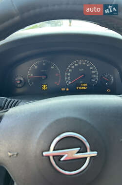 Седан Opel Vectra 2003 в 