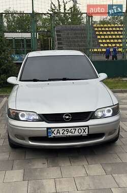 Седан Opel Vectra 1998 в Киеве
