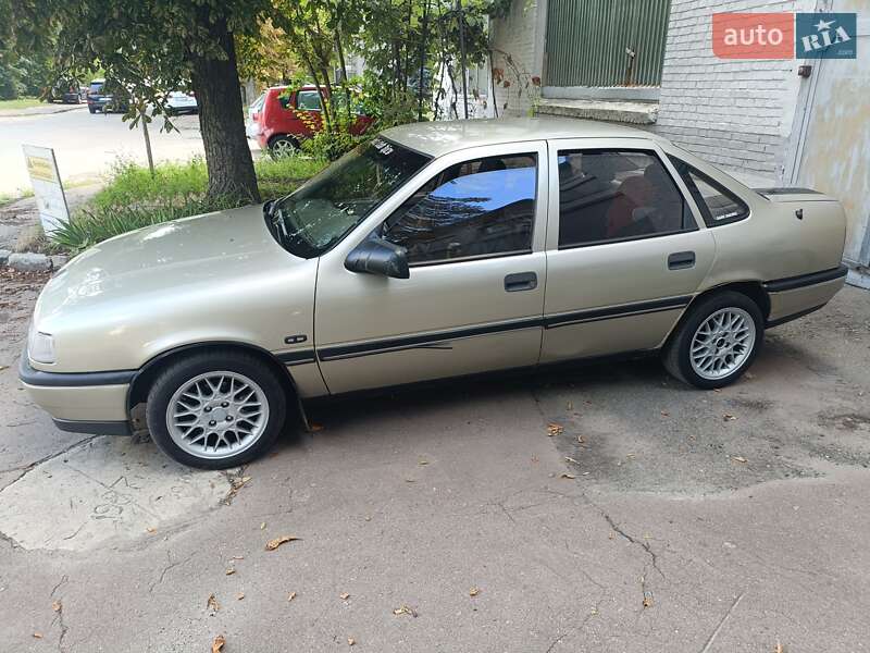 Седан Opel Vectra 1989 в Киеве