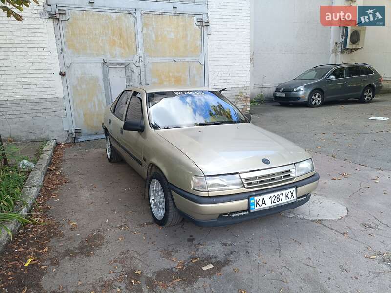 Седан Opel Vectra 1989 в Киеве