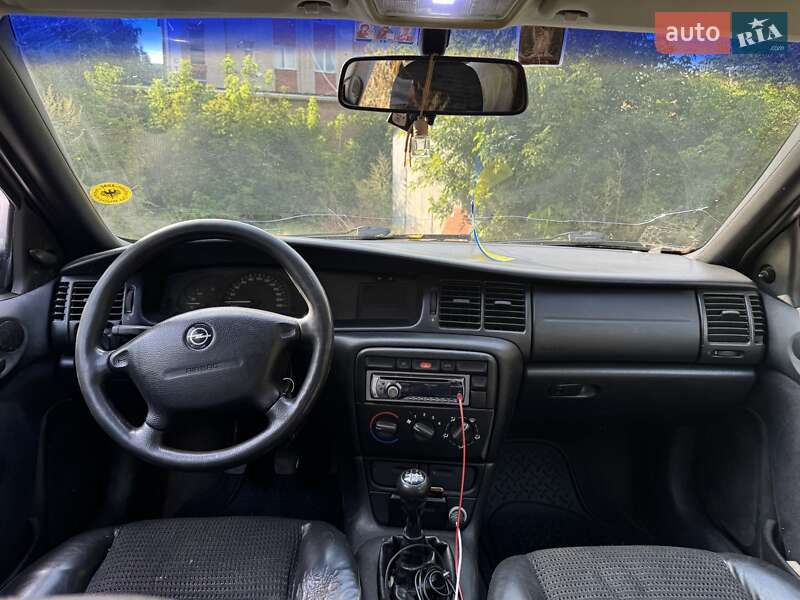 Седан Opel Vectra 1996 в Виннице