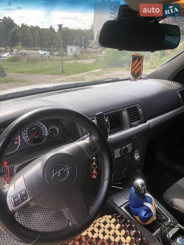 Лифтбек Opel Vectra 2006 в Полтаве