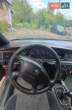Седан Opel Vectra 1997 в  фото 2 Седан Opel Vectra 1997 в