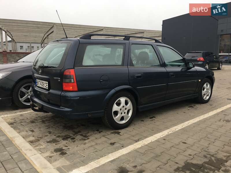 Универсал Opel Vectra 2000 в Сарнах